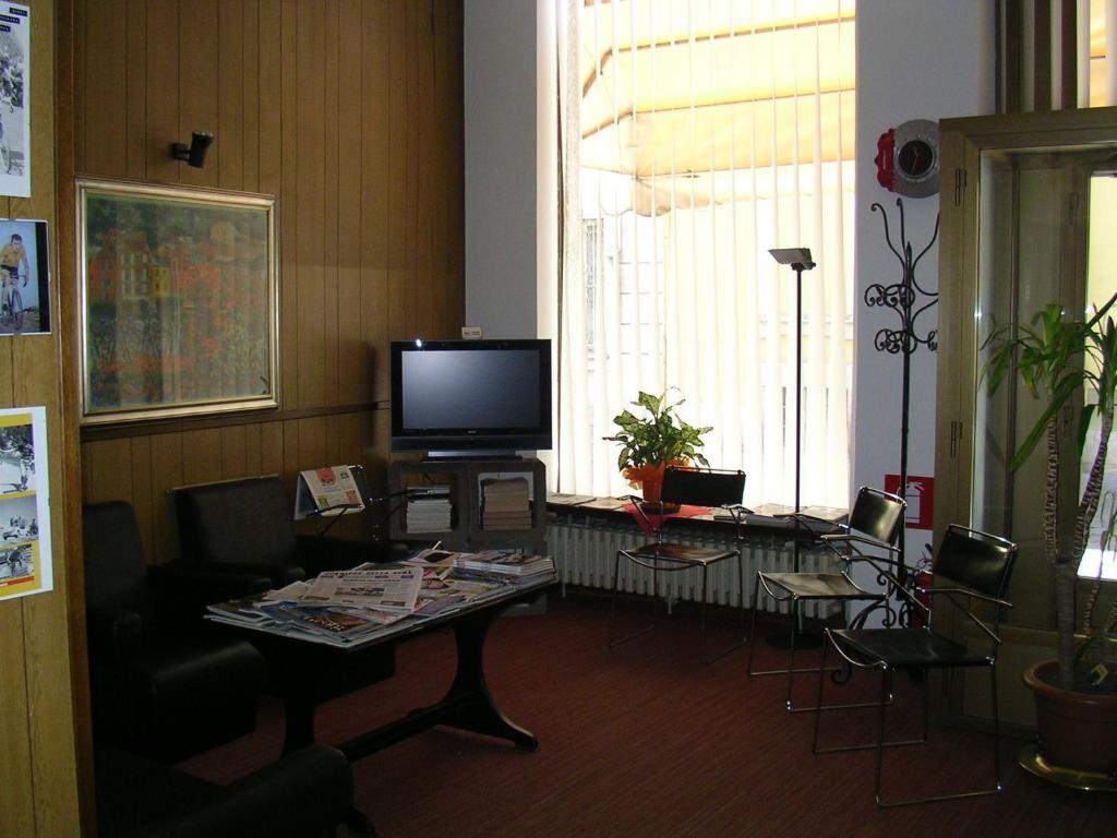 Albergo Cristallo Legnano Exterior photo
