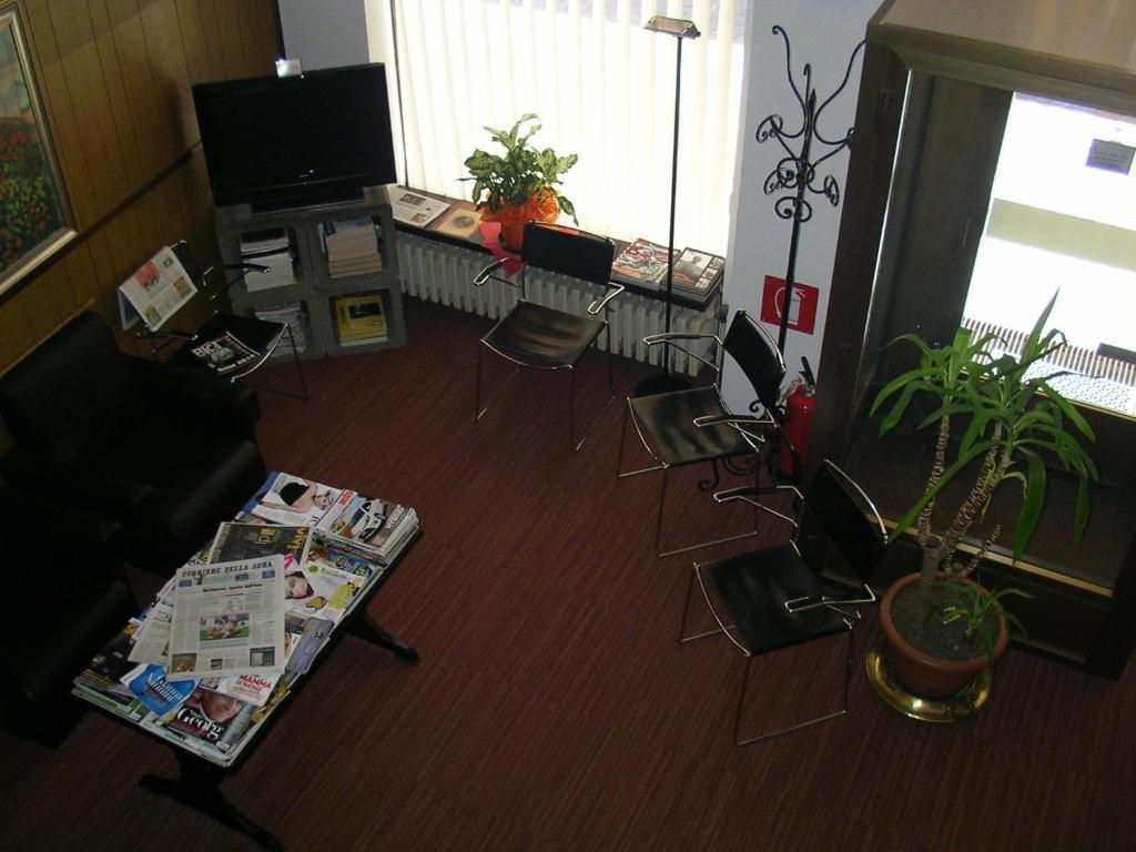 Albergo Cristallo Legnano Exterior photo